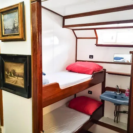 Hostel The -